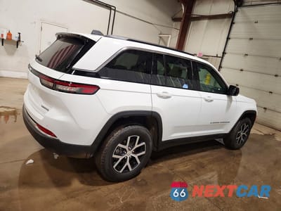 Trzecie zdjęcie samochodu z tyłu: 2025 JEEP GRAND CHEROKEE LIMITED VIN:1C4RJHBG5SC315813 - miniatura