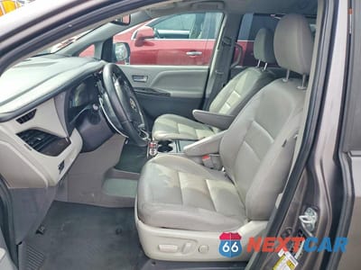 Zdjęcie 7 z 12 samochodu: 2020 TOYOTA SIENNA XLE 8-PASSENGER VIN:5TDYZ3DC9LS062075 - miniatura