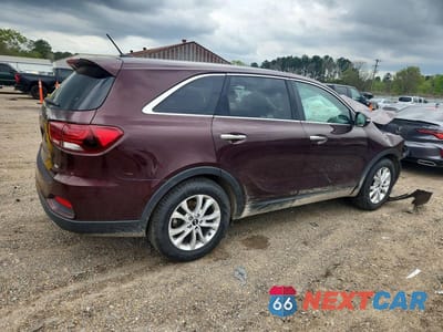 Trzecie zdjęcie samochodu z tyłu: 2019 KIA SORENTO LX VIN:5XYPG4A30KG558311 - miniatura