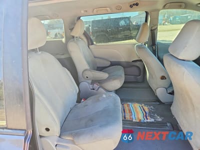 Zdjęcie 11 z 14 samochodu: 2011 TOYOTA SIENNA BASE 7-PASSENGER VIN:5TDKA3DCXBS001202 - miniatura
