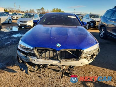 Piąte zdjęcie samochodu w środku: 2019 BMW M5 VIN:WBSJF0C59KB447789 - miniatura