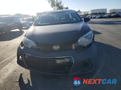 Piąte zdjęcie samochodu w środku: 2016 TOYOTA COROLLA S PLUS VIN:5YFBURHE9GP441482 - miniatura