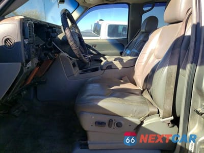 Zdjęcie 7 z 12 samochodu: 2003 CHEVROLET SUBURBAN K1500 VIN:3GNFK16T43G188721 - miniatura