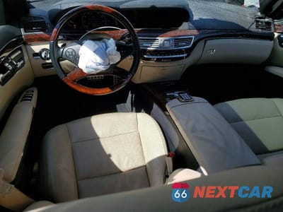 Zdjęcie 8 z 11 samochodu: 2013 MERCEDES-BENZ S 550 4MATIC VIN:WDDNG9EB2DA516396 - miniatura