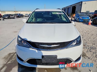 Piąte zdjęcie samochodu w środku: 2017 CHRYSLER PACIFICA TOURING L VIN:2C4RC1BG2HR543804 - miniatura