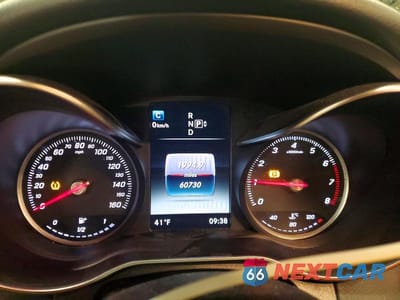 Zdjęcie 9 z 13 samochodu: 2015 MERCEDES-BENZ C 300 4MATIC VIN:55SWF4KB9FU092619 - miniatura
