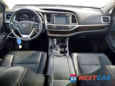 Zdjęcie 8 z 11 samochodu: 2016 TOYOTA HIGHLANDER LIMITED VIN:5TDDKRFH1GS275199 - miniatura
