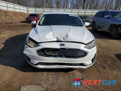 Piąte zdjęcie samochodu w środku: 2019 FORD FUSION SE VIN:3FA6P0LU7KR265446 - miniatura