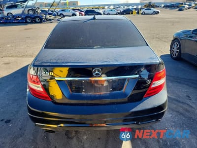 Zdjęcie 6 z 11 samochodu: 2012 MERCEDES-BENZ C 250 VIN:WDDGF4HB2CA615843 - miniatura