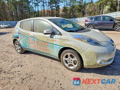 Czwarte zdjęcie samochodu z boku: 2011 NISSAN LEAF SV VIN:JN1AZ0CP8BT008452 - miniatura