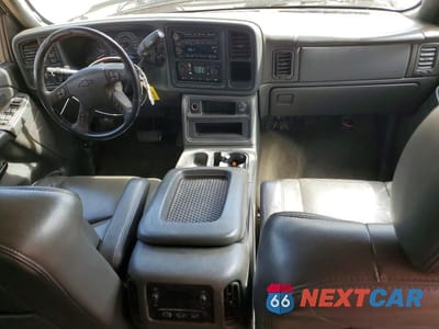 Zdjęcie 8 z 12 samochodu: 2006 CHEVROLET SILVERADO K3500 VIN:1GCJK33D86F177898 - miniatura