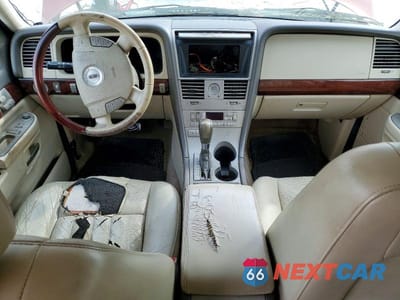Zdjęcie 8 z 12 samochodu: 2004 LINCOLN AVIATOR VIN:5LMEU88H34ZJ34045 - miniatura