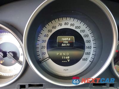 Zdjęcie 9 z 13 samochodu: 2014 MERCEDES-BENZ C 250 VIN:WDDGF4HB9EA966526 - miniatura