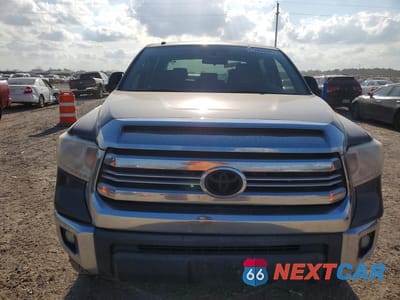 Piąte zdjęcie samochodu w środku: 2017 TOYOTA TUNDRA SR5 4.6L V8 VIN:5TFEM5F13HX119753 - miniatura