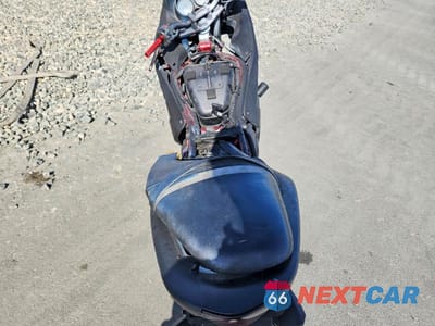 Zdjęcie 6 z 8 samochodu: 2006 KAWASAKI EX650 A6F VIN:JKAEXEA146A003888 - miniatura