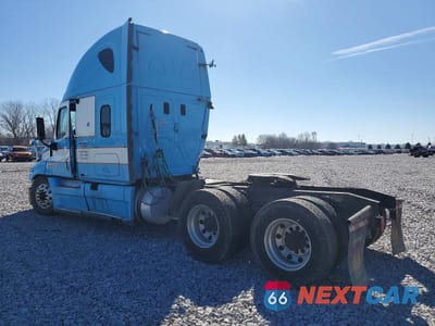 Trzecie zdjęcie samochodu z tyłu: 2013 FREIGHTLINER CASCADIA SEMI TRUCK VIN:1FUJGLDR5DLBA7177 - miniatura