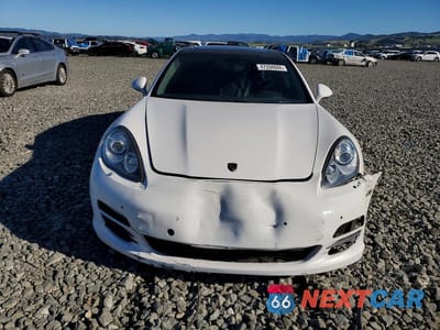 Piąte zdjęcie samochodu w środku: 2010 PORSCHE PANAMERA S VIN:WP0AB2A79AL064298 - miniatura