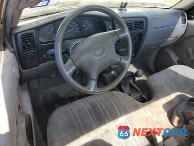Zdjęcie 8 z 11 samochodu: 2004 TOYOTA TACOMA BASE VIN:5TENL42N74Z464292 - miniatura
