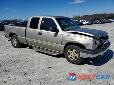 Czwarte zdjęcie samochodu z boku: 2003 CHEVROLET SILVERADO C1500 VIN:2GCEC19VX31102917 - miniatura