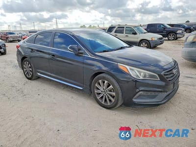 Czwarte zdjęcie samochodu z boku: 2015 HYUNDAI SONATA SPORT VIN:5NPE34AF7FH027182 - miniatura
