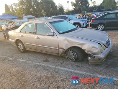Czwarte zdjęcie samochodu z boku: 2001 MERCEDES-BENZ E 320 VIN:WDBJF65J81B343974 - miniatura