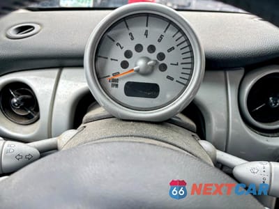 Zdjęcie 8 z 10 samochodu: 2004 MINI COOPER VIN:WMWRC33444T354162 - miniatura