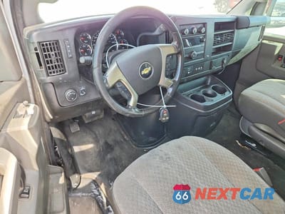 Zdjęcie 8 z 13 samochodu: 2018 CHEVROLET EXPRESS 2500 CARGO UTILITY / SERVICE VAN VIN:1GCWGAFP7J1237791 - miniatura