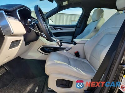 Zdjęcie 7 z 12 samochodu: 2023 JAGUAR F-PACE R-DYNAMIC S VIN:SADCT2FU2PA715848 - miniatura
