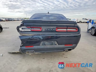Zdjęcie 6 z 12 samochodu: 2018 DODGE CHALLENGER SXT VIN:2C3CDZAG0JH144876 - miniatura