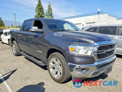 Czwarte zdjęcie samochodu z boku: 2019 RAM 1500 VIN:1C6RREFT1KN813839 - miniatura