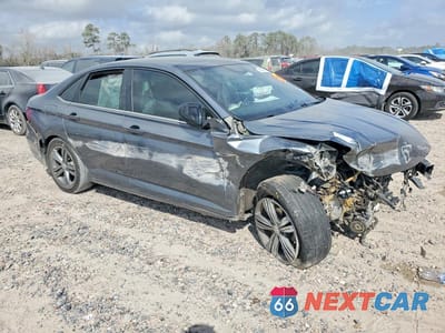 Czwarte zdjęcie samochodu z boku: 2020 VOLKSWAGEN JETTA S VIN:3VWC57BU3LM081372 - miniatura