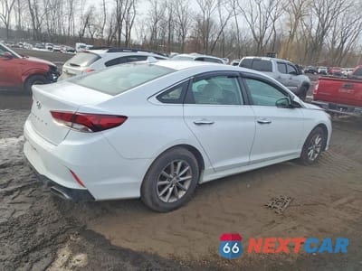 Trzecie zdjęcie samochodu z tyłu: 2018 HYUNDAI SONATA SE VIN:5NPE24AFXJH612365 - miniatura
