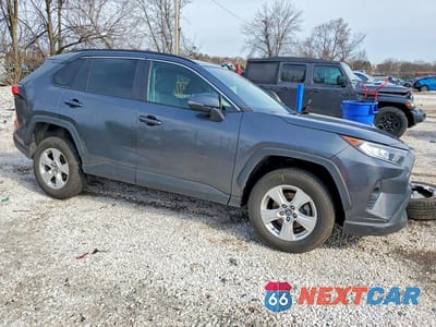 Czwarte zdjęcie samochodu z boku: 2020 TOYOTA RAV4 XLE VIN:2T3P1RFV2LC127899 - miniatura