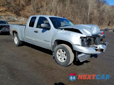 Czwarte zdjęcie samochodu z boku: 2011 GMC SIERRA K1500 SLE VIN:1GTR2VE39BZ172396 - miniatura