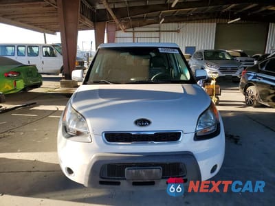 Piąte zdjęcie samochodu w środku: 2011 KIA SOUL + VIN:KNDJT2A24B7706051 - miniatura