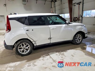 Trzecie zdjęcie samochodu z tyłu: 2021 KIA SOUL S VIN:KNDJ23AUXM7749175 - miniatura