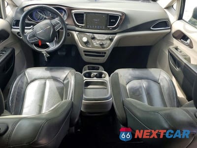 Zdjęcie 8 z 12 samochodu: 2017 CHRYSLER PACIFICA TOURING L VIN:2C4RC1BGXHR584360 - miniatura