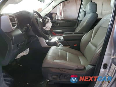 Zdjęcie 7 z 11 samochodu: 2022 TOYOTA TUNDRA SR5 VIN:5TFLA5AB5NX018225 - miniatura