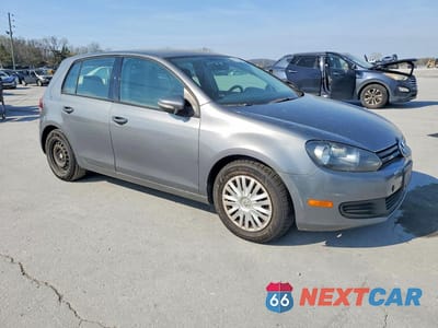 Czwarte zdjęcie samochodu z boku: 2013 VOLKSWAGEN GOLF VIN:WVWDB7AJ7DW128783 - miniatura