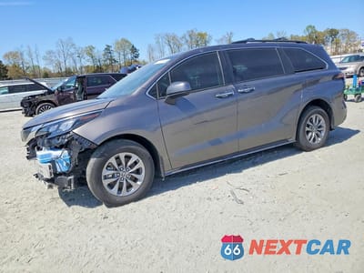 2024 TOYOTA SIENNA XLE 7-PASSENGER 5TDYSKFC5RS126701 - główne zdjęcie licytacji z USA - miniatura