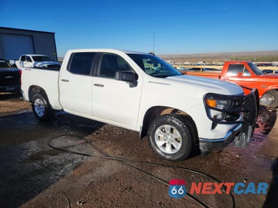Czwarte zdjęcie samochodu z boku: 2022 CHEVROLET SILVERADO K1500 VIN:3GCUDAED1NG552035 - miniatura