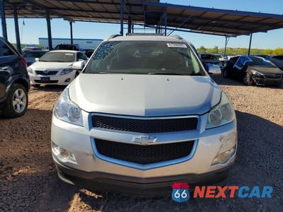 Piąte zdjęcie samochodu w środku: 2010 CHEVROLET TRAVERSE LT VIN:1GNLVFED5AS132875 - miniatura