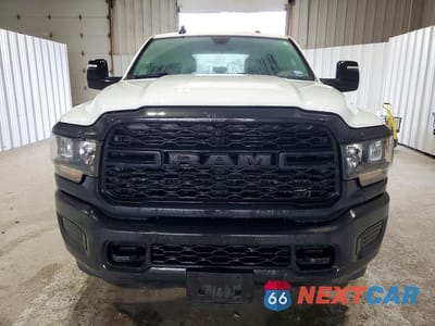 Piąte zdjęcie samochodu w środku: 2024 RAM 2500 TRADESMAN VIN:3C6UR5HL5RG114093 - miniatura
