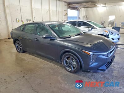 Czwarte zdjęcie samochodu z boku: 2025 KIA K4 LXS VIN:3KPFT4DE4SE201814 - miniatura