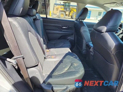Zdjęcie 11 z 14 samochodu: 2026 TOYOTA GRAND HIGHLANDER XLE VIN:5TDAAAB52TS122408 - miniatura