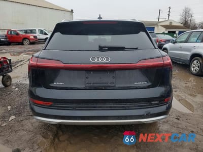 Zdjęcie 6 z 12 samochodu: 2022 AUDI E-TRON PREMIUM VIN:WA1AAAGE1NB005612 - miniatura