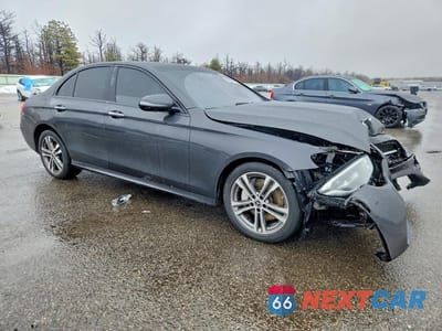 Czwarte zdjęcie samochodu z boku: 2021 MERCEDES-BENZ E 350 4MATIC VIN:W1KZF8EBXMA921694 - miniatura