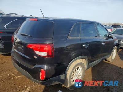 Trzecie zdjęcie samochodu z tyłu: 2014 KIA SORENTO LX VIN:5XYKT3A69EG479900 - miniatura