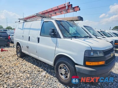 Czwarte zdjęcie samochodu z boku: 2020 CHEVROLET EXPRESS 2500 CARGO UTILITY / SERVICE VAN VIN:1GCWGAFP7L1152243 - miniatura