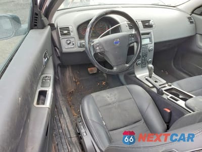 Zdjęcie 8 z 12 samochodu: 2010 VOLVO C30 2.4I VIN:YV1382MKXA2183775 - miniatura